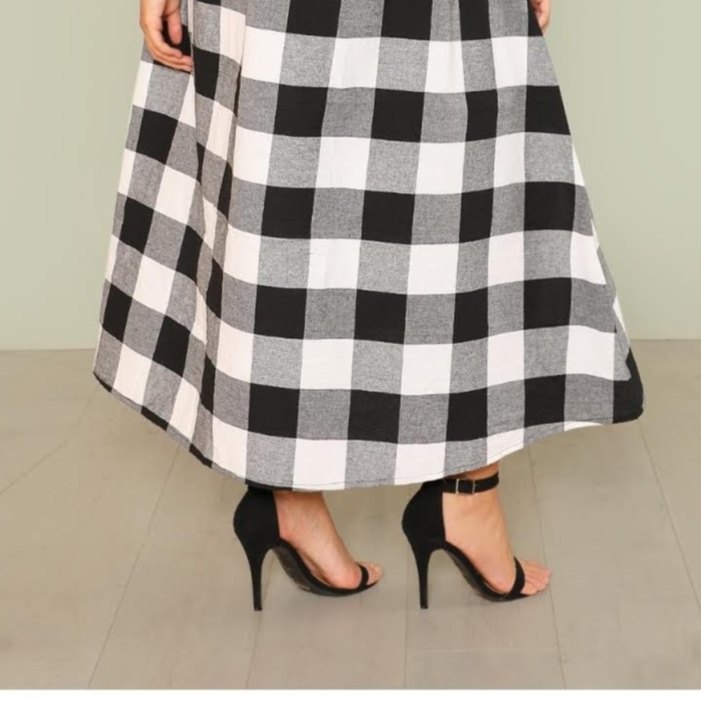 Gingham round neck Maxi tie belt dress🆕💖 - Picture 3 of 8